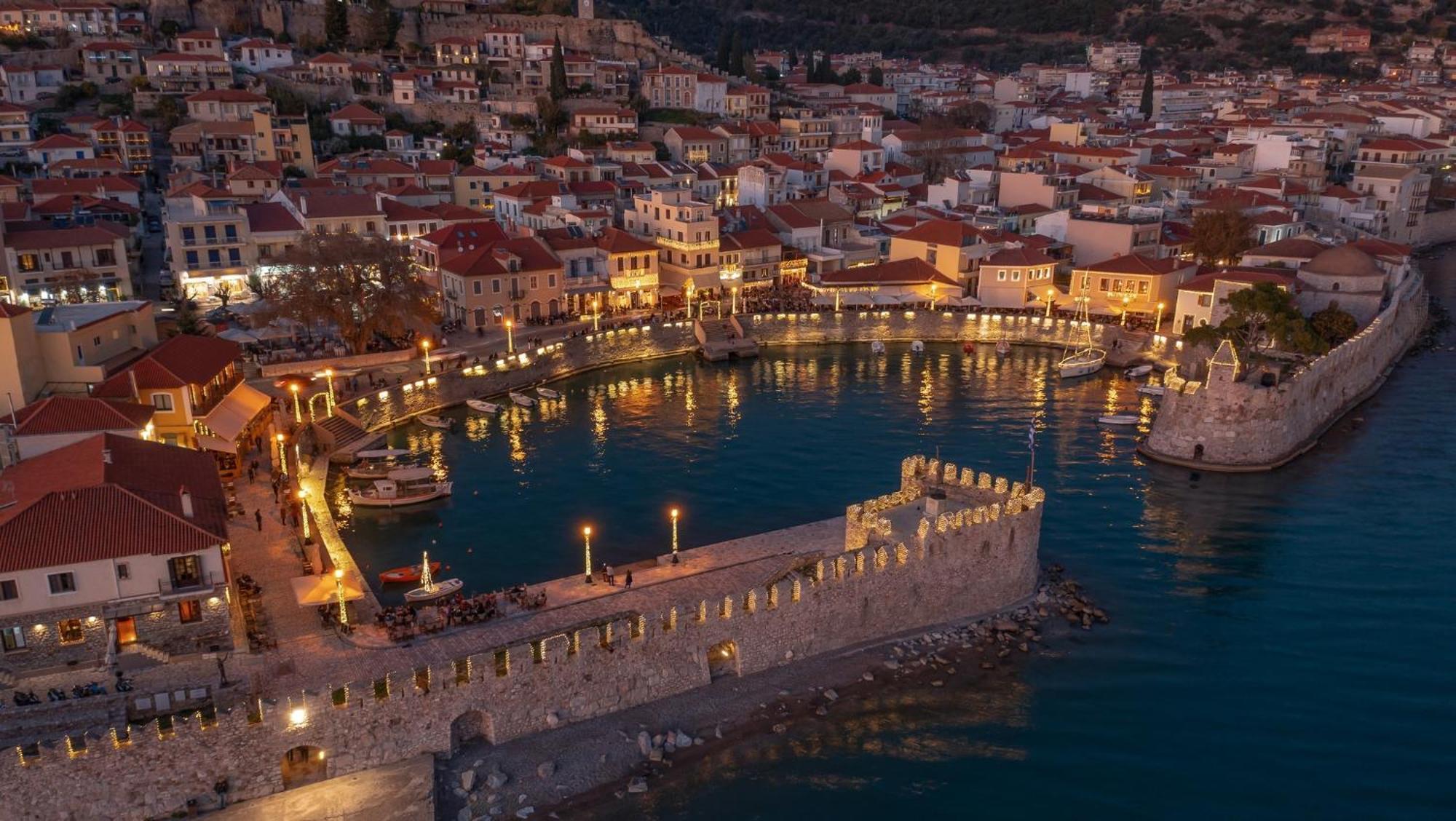 Nafpaktos Old Town Apartment Екстериор снимка